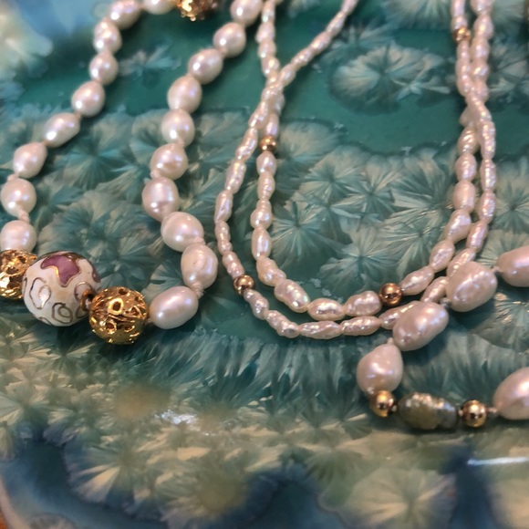 Bundle of 3 Delicate Gold and Pearl Bracelets - Picture 6 of 12